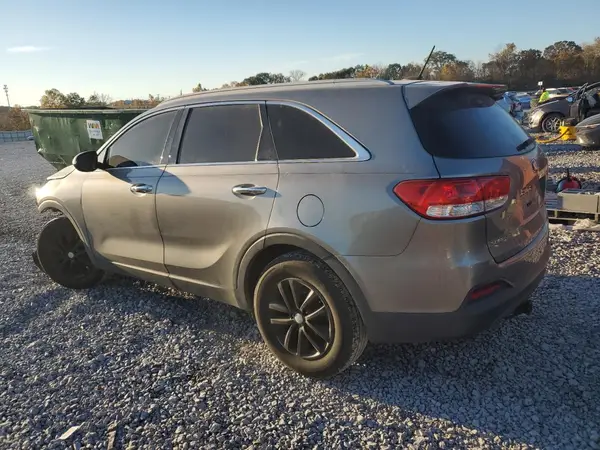 5XYPG4A39HG300894 2017 KIA SORENTO - Image 2