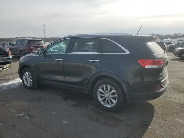 5XYPG4A39HG301267 2017 KIA SORENTO - Image 2
