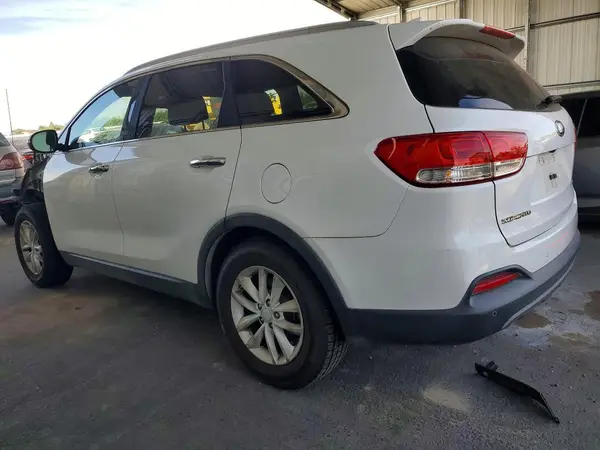 5XYPG4A39HG303326 2017 KIA SORENTO - Image 2