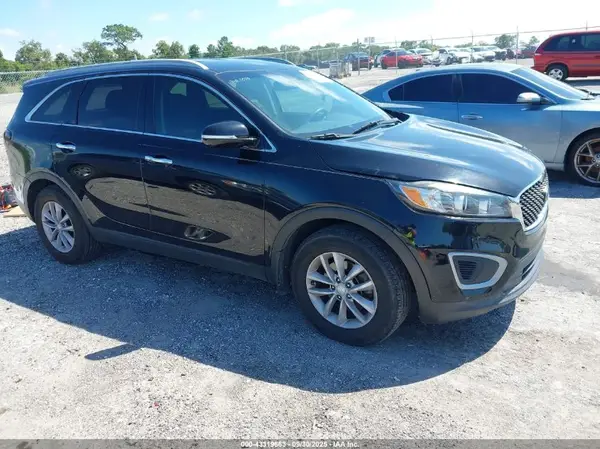 5XYPG4A39HG323379 2017 KIA SORENTO - Image 1