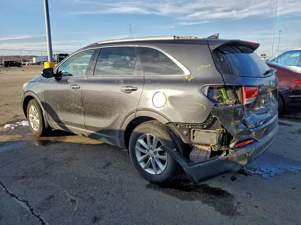 5XYPG4A39HG327397 2017 KIA SORENTO - Image 2