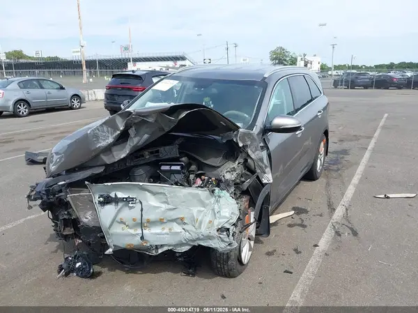 5XYPG4A39HG329571 2017 KIA SORENTO - Image 2