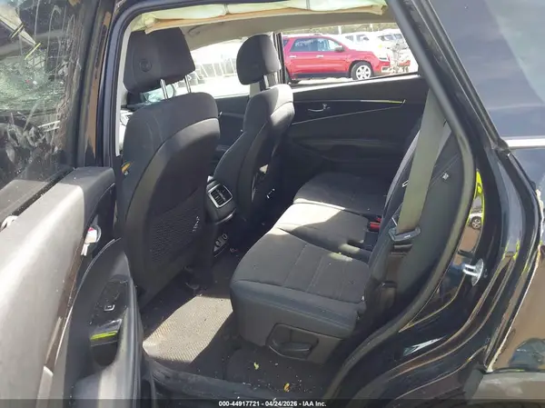 5XYPG4A39HG331546 2017 KIA SORENTO - Image 8