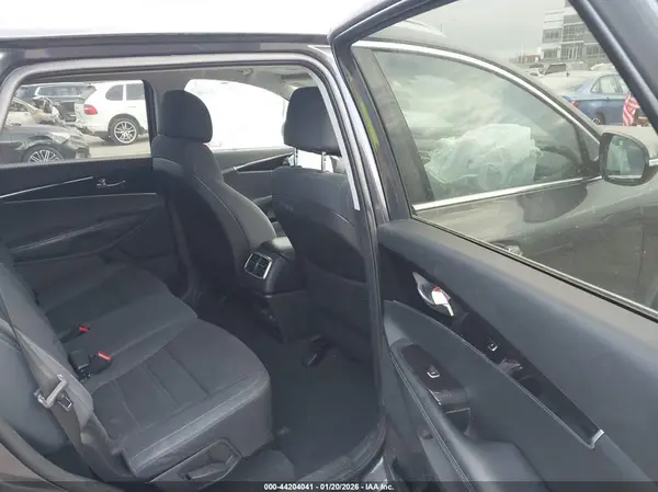 5XYPG4A39JG338521 2018 KIA SORENTO - Image 8