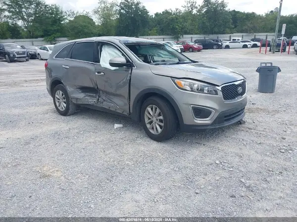 5XYPG4A39JG339054 2018 KIA SORENTO - Image 1