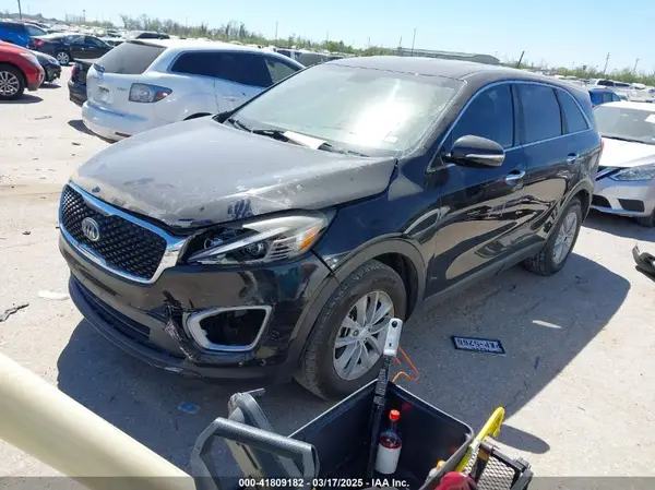 5XYPG4A39JG339619 2018 KIA SORENTO - Image 2