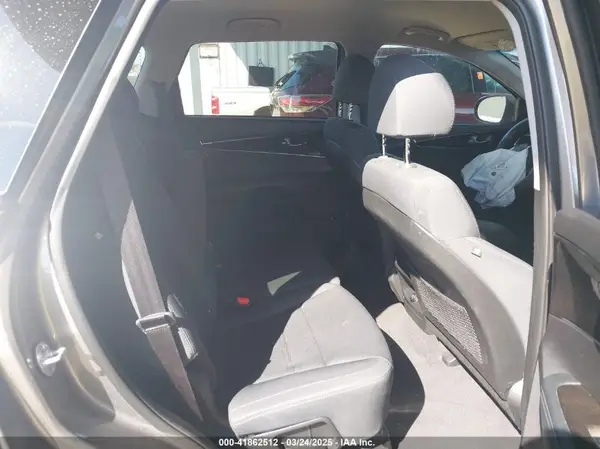 5XYPG4A39JG339992 2018 KIA SORENTO - Image 8