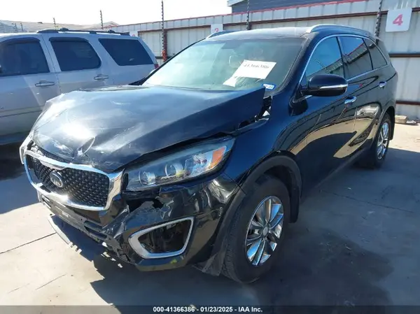 5XYPG4A39JG342455 2018 KIA SORENTO - Image 2