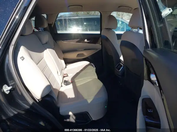 5XYPG4A39JG342455 2018 KIA SORENTO - Image 8