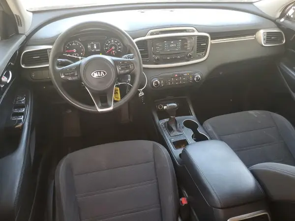 5XYPG4A39JG345758 2018 KIA SORENTO - Image 8