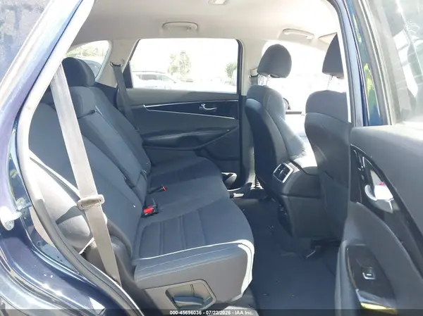 5XYPG4A39JG346277 2018 KIA SORENTO - Image 8
