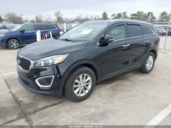 5XYPG4A39JG348272 2018 KIA SORENTO - Image 2