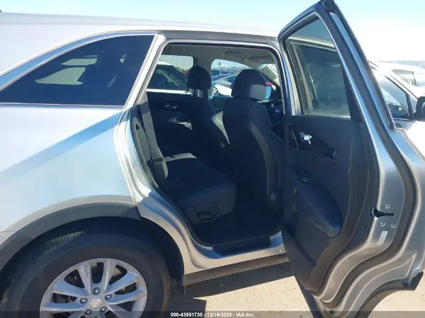 5XYPG4A39JG348580 2018 KIA SORENTO - Image 8