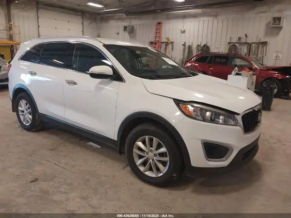 5XYPG4A39JG352077 2018 KIA SORENTO - Image 1