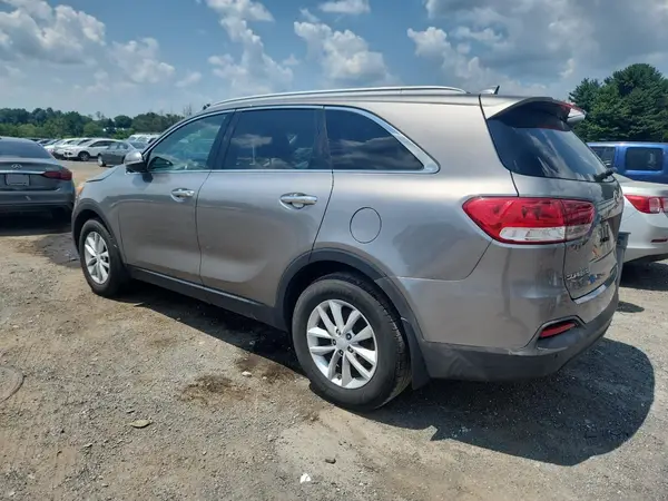 5XYPG4A39JG359014 2018 KIA SORENTO - Image 2