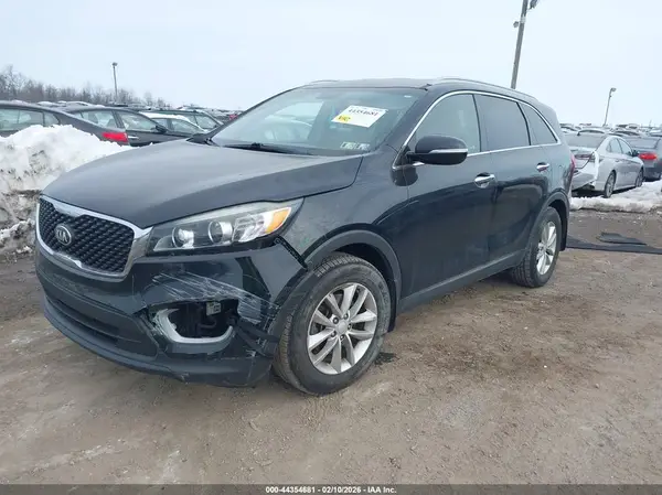 5XYPG4A39JG362902 2018 KIA SORENTO - Image 2