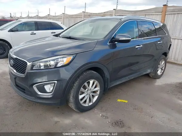 5XYPG4A39JG365878 2018 KIA SORENTO - Image 2