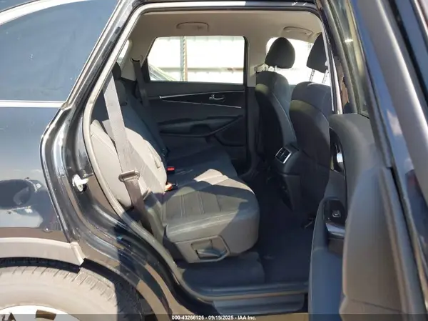 5XYPG4A39JG376878 2018 KIA SORENTO - Image 8