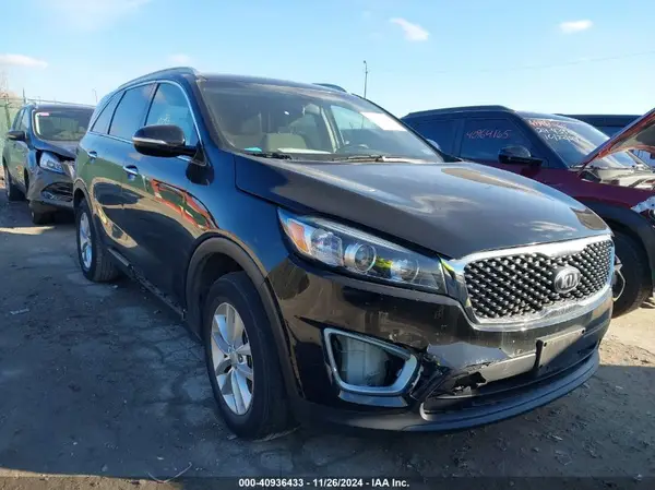 5XYPG4A39JG385905 2018 KIA SORENTO - Image 1
