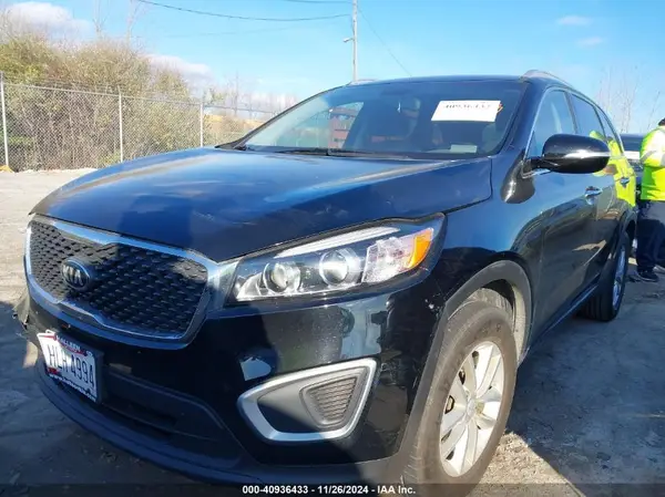 5XYPG4A39JG385905 2018 KIA SORENTO - Image 2