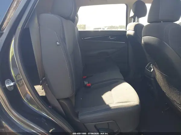 5XYPG4A39JG389775 2018 KIA SORENTO - Image 8