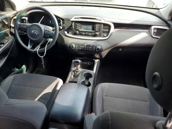 5XYPG4A39JG397763 2018 KIA SORENTO - Image 8