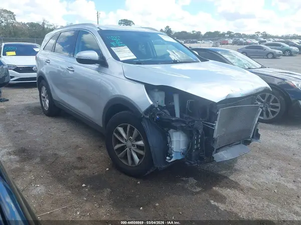 5XYPG4A39JG400855 2018 KIA SORENTO - Image 1