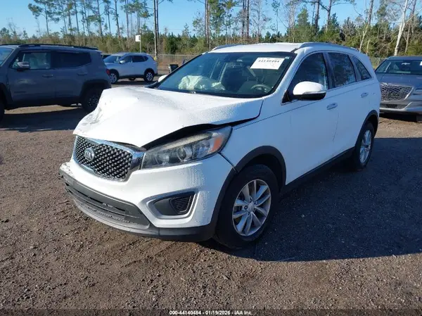 5XYPG4A39JG401990 2018 KIA SORENTO - Image 2