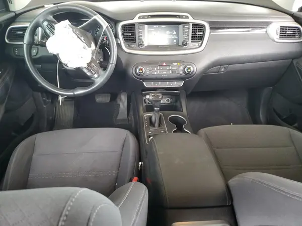 5XYPG4A39JG409216 2018 KIA SORENTO - Image 8