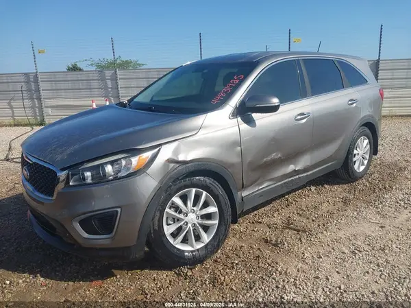 5XYPG4A39JG412729 2018 KIA SORENTO - Image 2