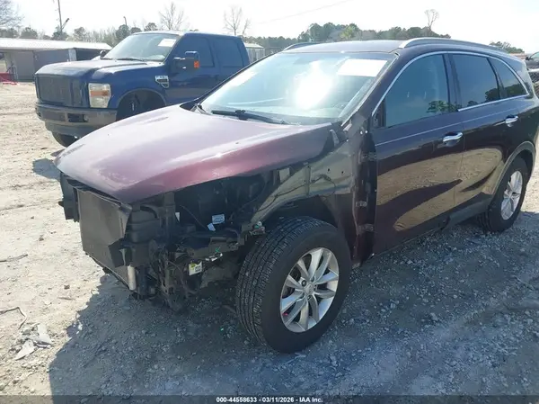 5XYPG4A39JG413802 2018 KIA SORENTO - Image 2
