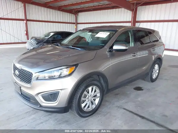 5XYPG4A39JG417378 2018 KIA SORENTO - Image 2