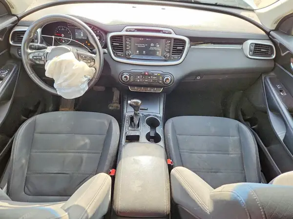 5XYPG4A39JG420667 2018 KIA SORENTO - Image 8