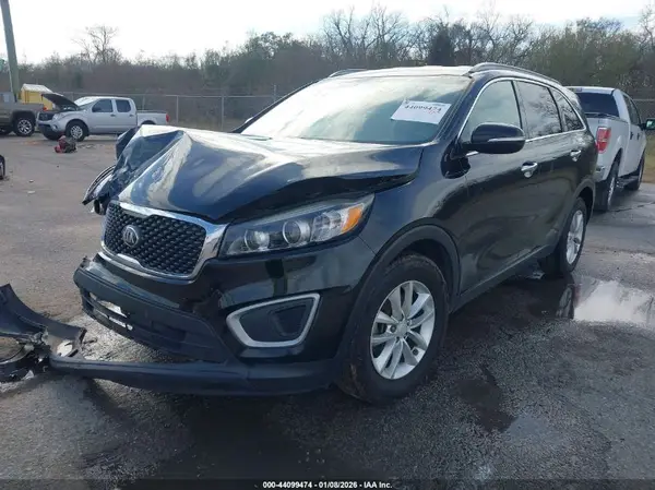 5XYPG4A39JG429076 2018 KIA SORENTO - Image 2