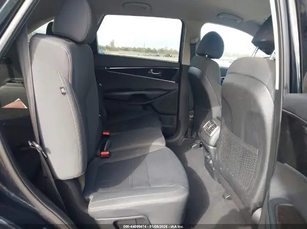 5XYPG4A39JG429076 2018 KIA SORENTO - Image 8