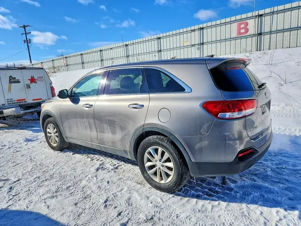 5XYPG4A39JG430695 2018 KIA SORENTO - Image 2