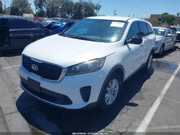 5XYPG4A39KG432920 2019 KIA SORENTO - Image 2