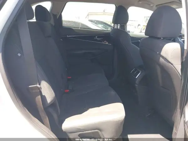 5XYPG4A39KG432920 2019 KIA SORENTO - Image 8
