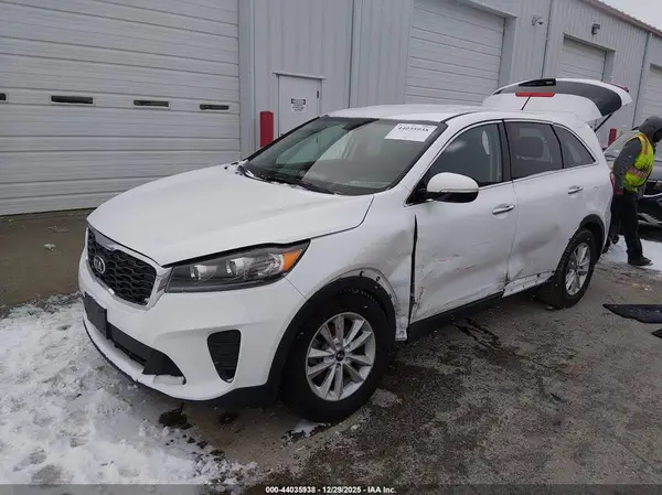 5XYPG4A39KG435719 2019 KIA SORENTO - Image 2