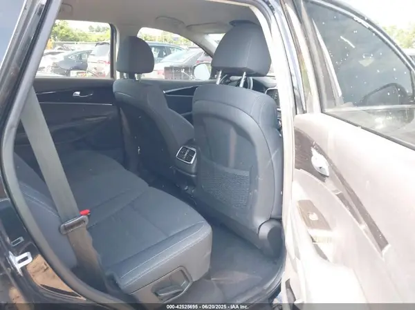 5XYPG4A39KG436191 2019 KIA SORENTO - Image 8