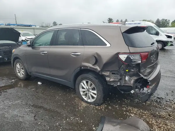 5XYPG4A39KG436577 2019 KIA SORENTO - Image 2
