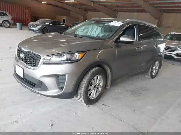 5XYPG4A39KG447899 2019 KIA SORENTO - Image 2