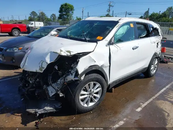 5XYPG4A39KG448048 2019 KIA SORENTO - Image 2