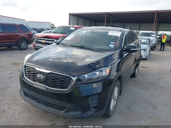 5XYPG4A39KG451337 2019 KIA SORENTO - Image 2