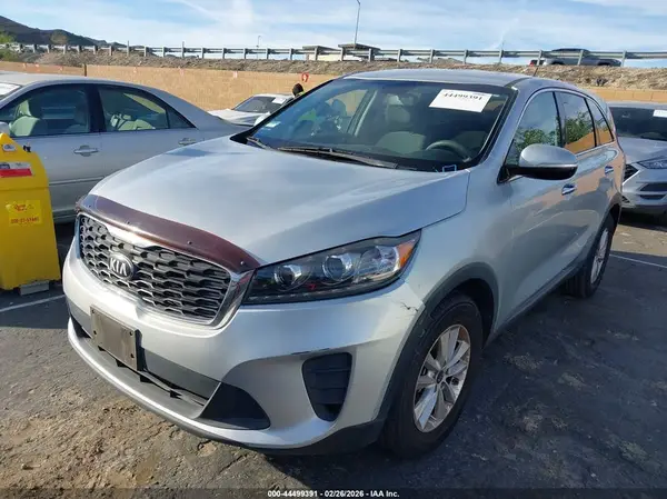 5XYPG4A39KG451600 2019 KIA SORENTO - Image 2