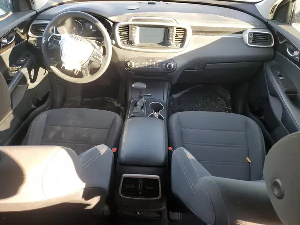5XYPG4A39KG451628 2019 KIA SORENTO - Image 8