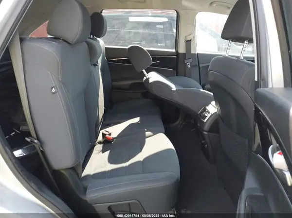 5XYPG4A39KG452245 2019 KIA SORENTO - Image 8