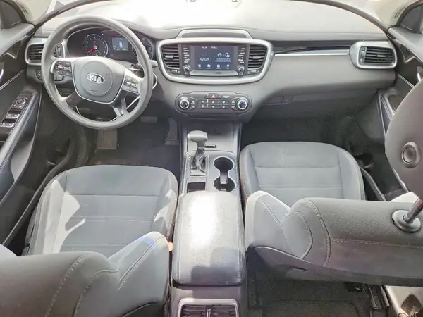 5XYPG4A39KG463522 2019 KIA SORENTO - Image 8