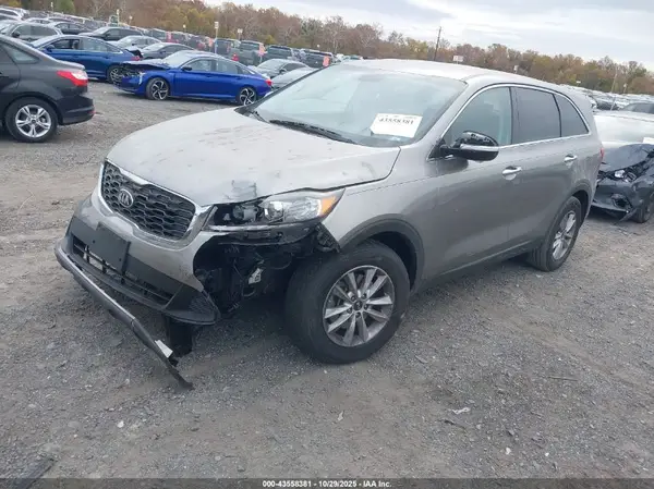 5XYPG4A39KG475816 2019 KIA SORENTO - Image 2