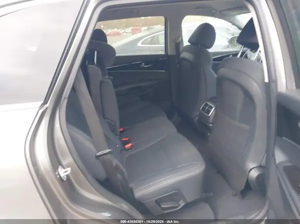 5XYPG4A39KG475816 2019 KIA SORENTO - Image 8